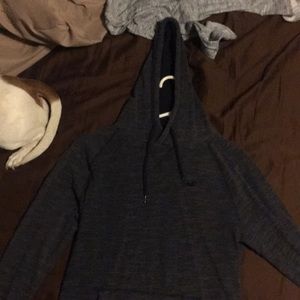 Hooded curved hem long sleeve